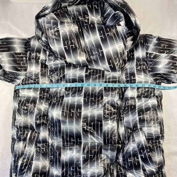 NWOT Ugg Catherina Coat, Wavelength Pattern, Size Medium - Picture 12 of 15